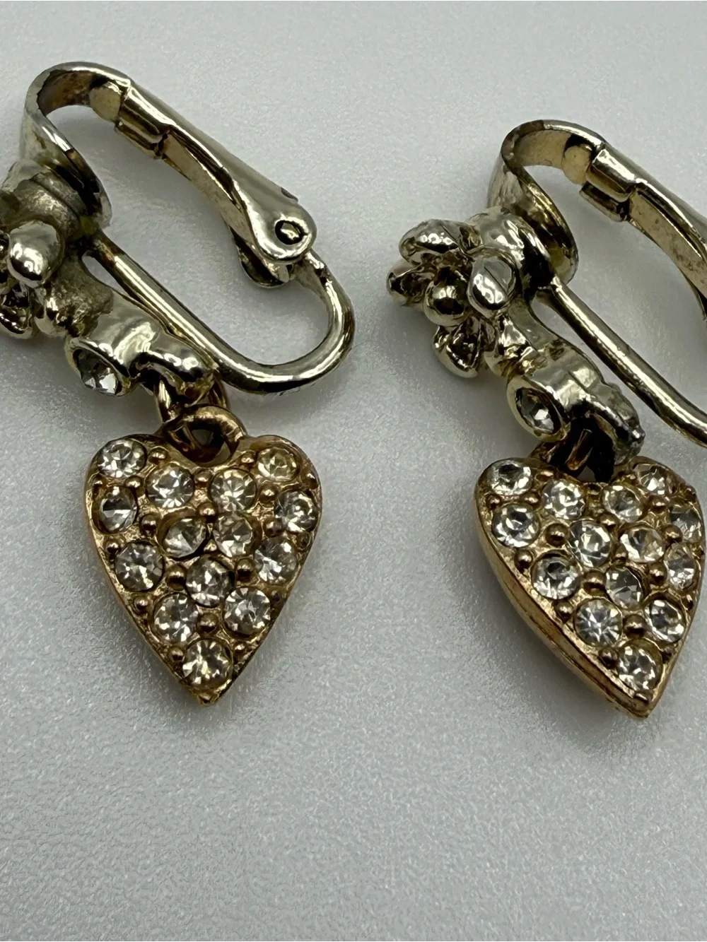 Vintage Sarah Coventry Rhinestone Heart Dangle Clip On Earrings Gold Tone